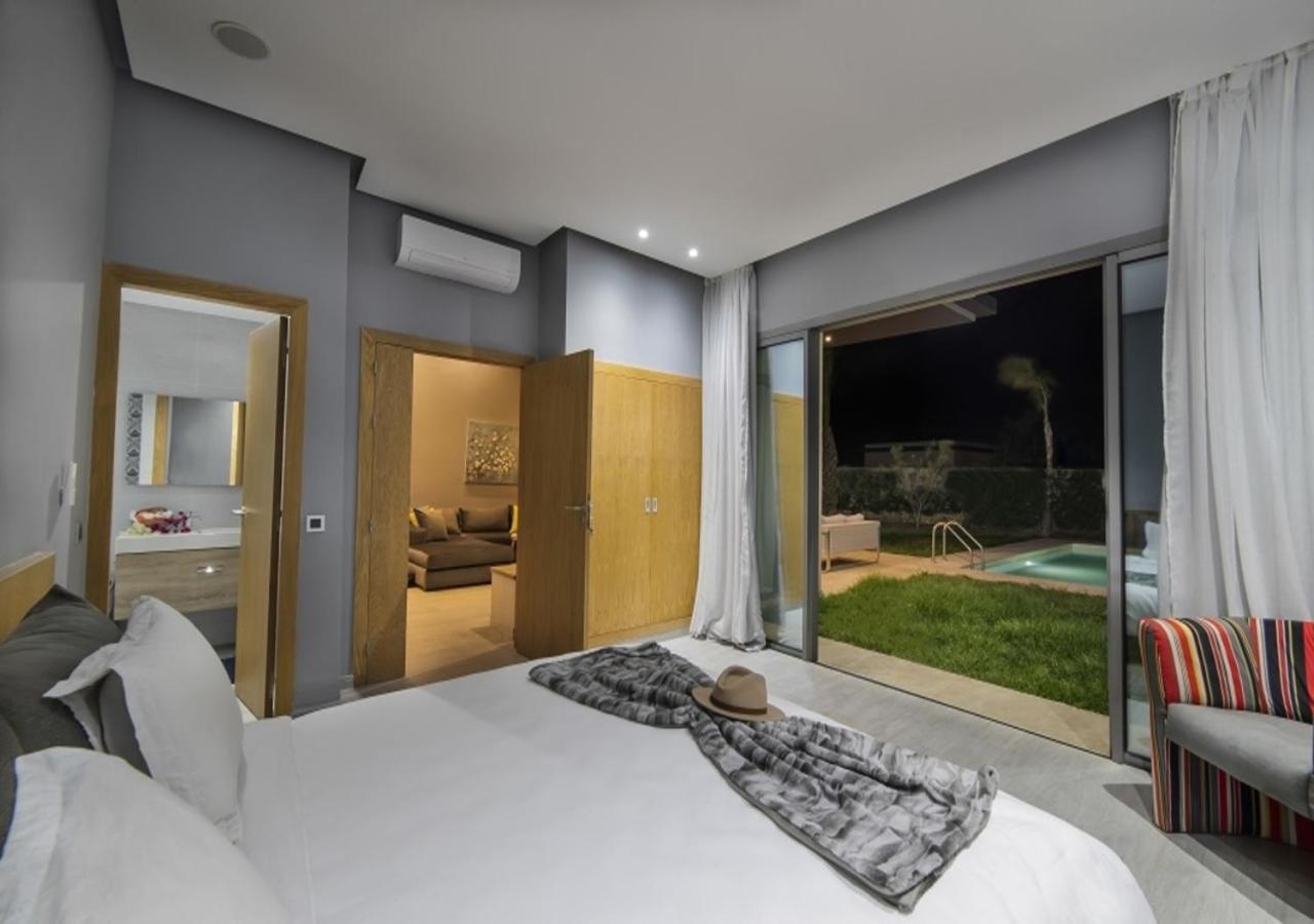 Palms Edge Avec Piscine & Jardin Prives فيلة