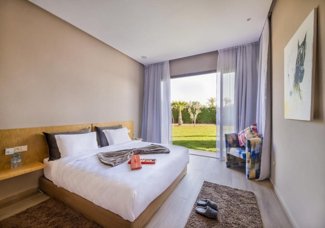 Palms Edge Avec Piscine & Jardin Prives فيلة